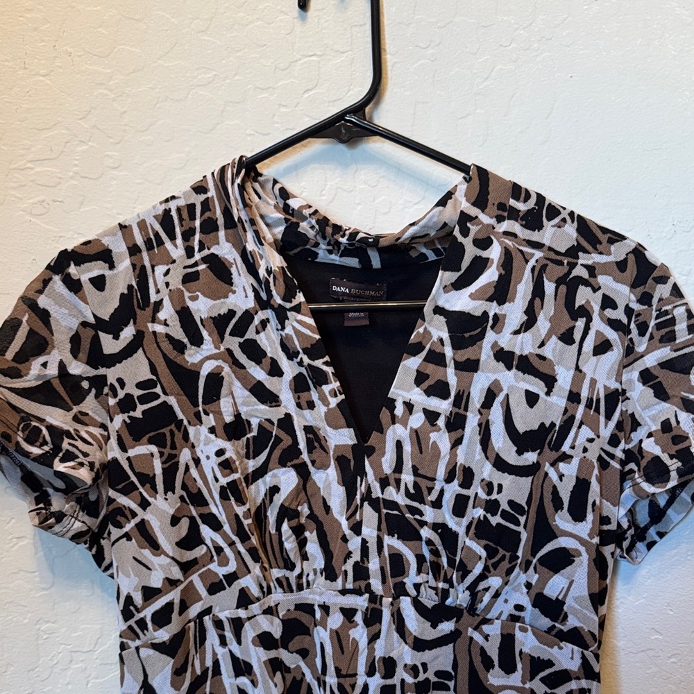 Stylish Black and White Abstract Women's Blouse / R9 - Picture 2 of 4